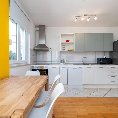 Sunny Terrace - Zulim, トロギール