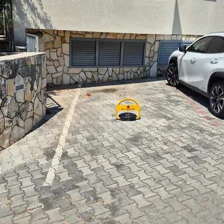 Sunny Terrace - Zulim, *