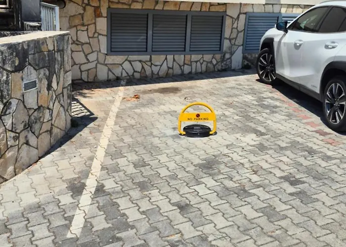 Sunny Terrace - Zulim, *